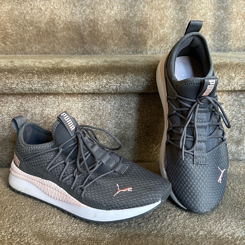 Puma Sneakers - Gray & Pink size 8 women’s